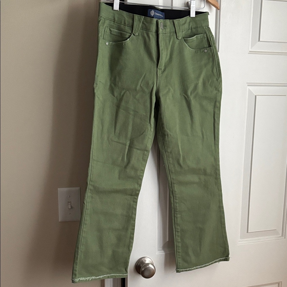 Democracy “Ab Solution” Cropped Flare Green Jeans 4p